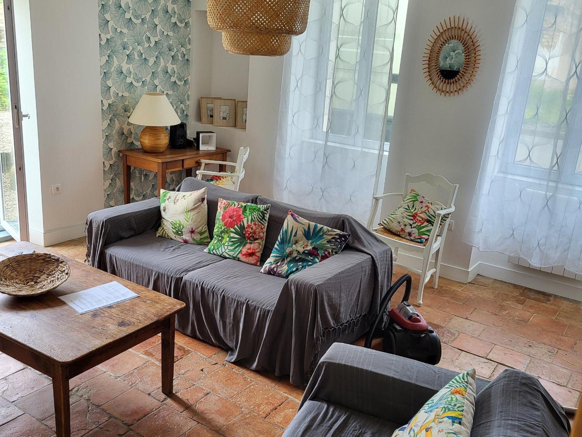 Maison De Village Avec Jardin, Parc Prive Et Box Fibre, Animaux Bienvenus, A 15 Min Du Mans - Fr-1-410-333 Mézières-sous-Lavardin Exteriör bild